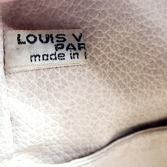 Louis Vuitton Cosmetic Bag - Picture 9 of 10